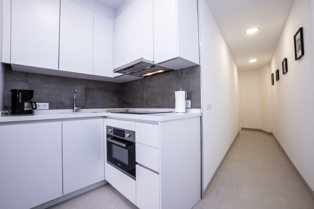 Apartamentos Mombasa 2 Planta Нерха Екстериор снимка