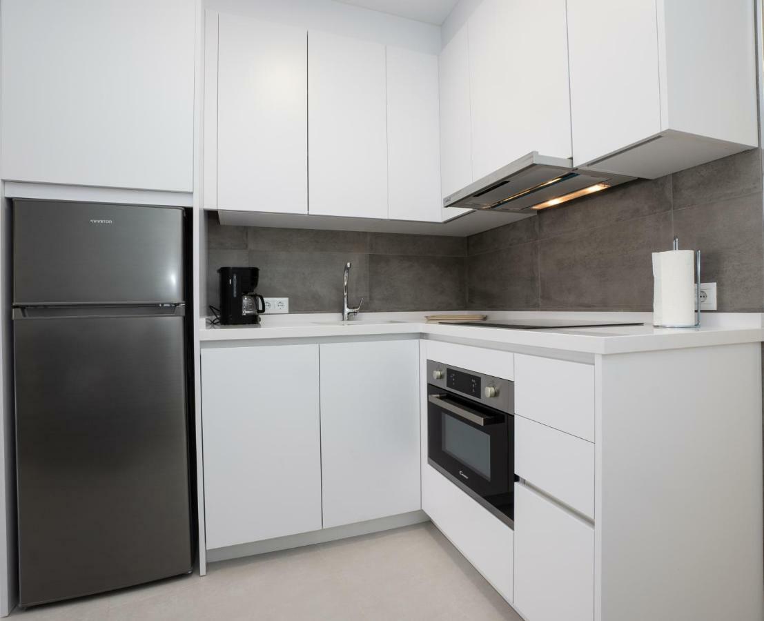 Apartamentos Mombasa 2 Planta Нерха Екстериор снимка