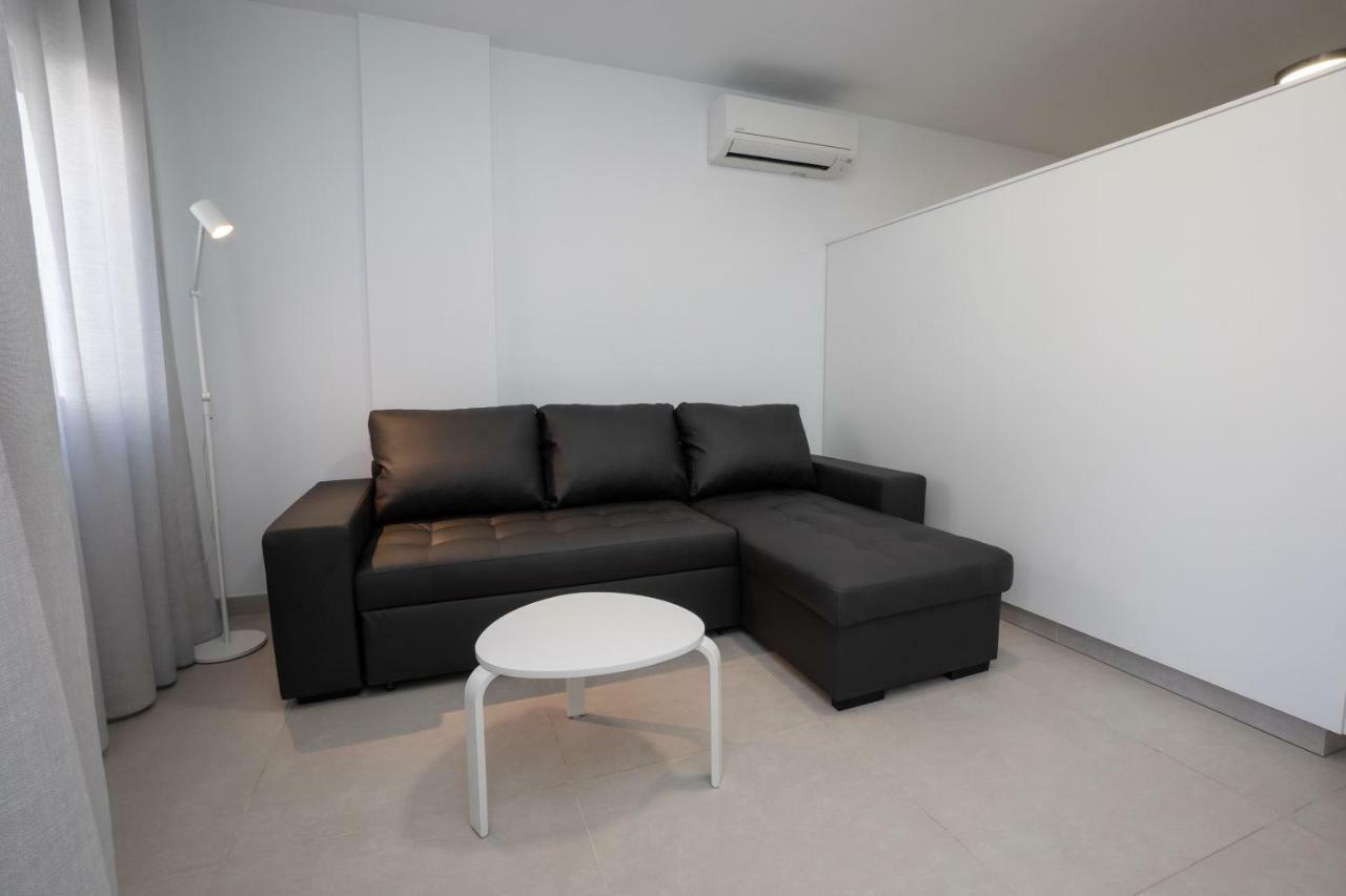 Apartamentos Mombasa 2 Planta Нерха Екстериор снимка
