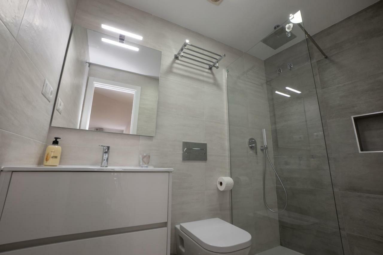 Apartamentos Mombasa 2 Planta Нерха Екстериор снимка