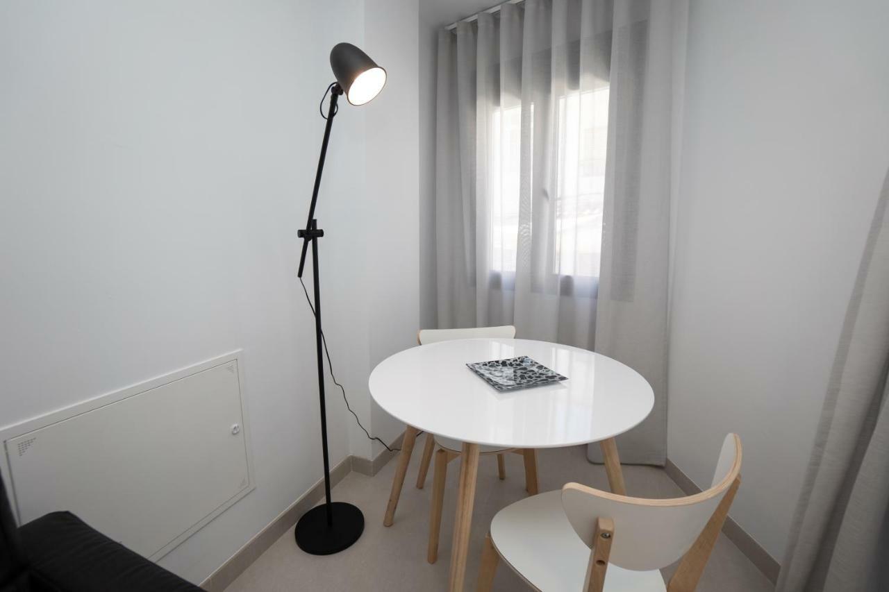 Apartamentos Mombasa 2 Planta Нерха Екстериор снимка
