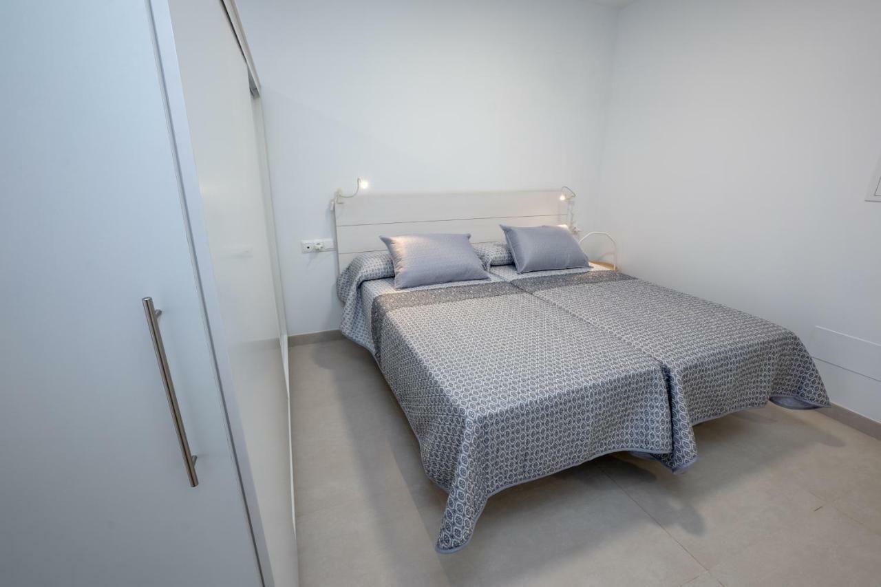 Apartamentos Mombasa 2 Planta Нерха Екстериор снимка
