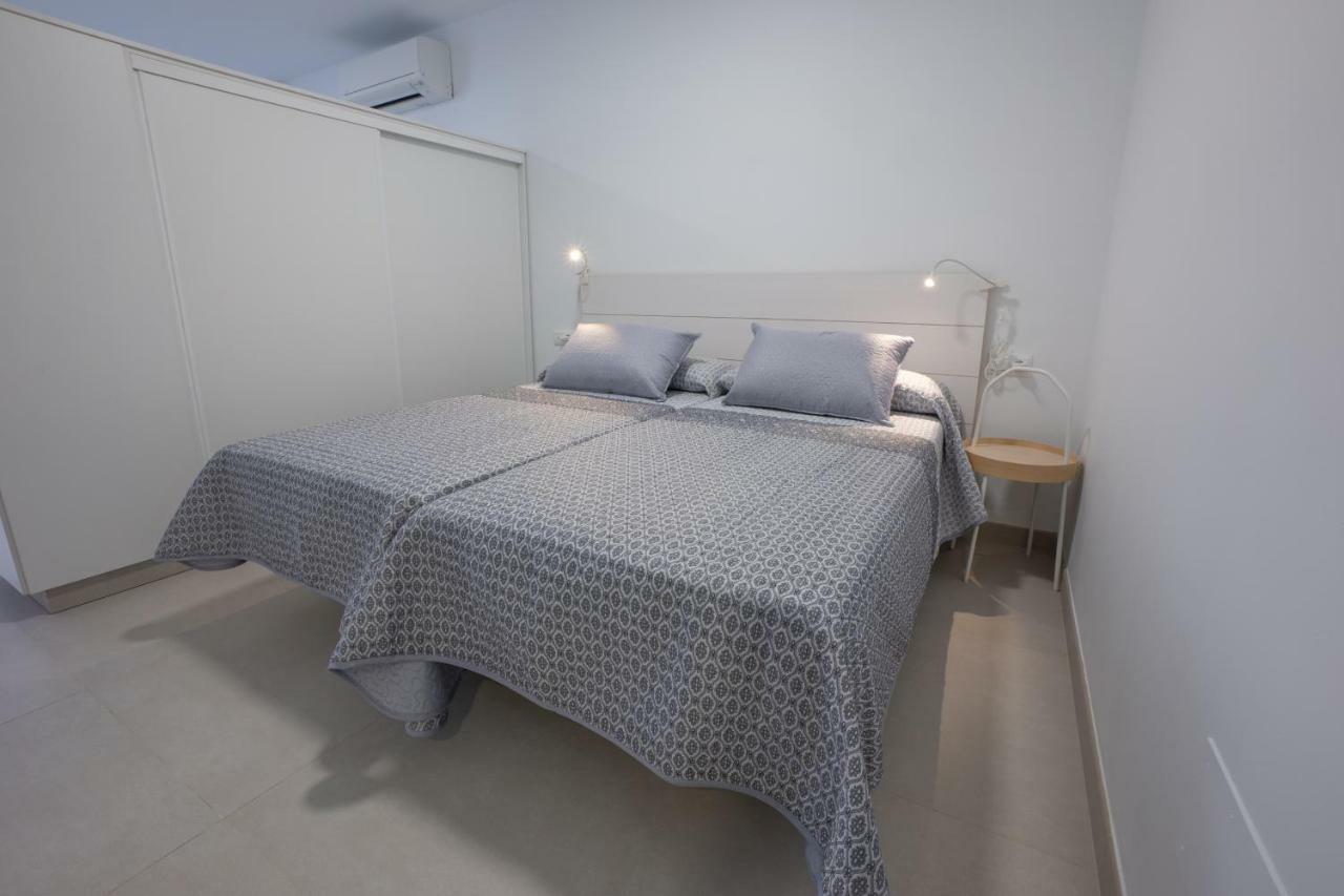 Apartamentos Mombasa 2 Planta Нерха Екстериор снимка