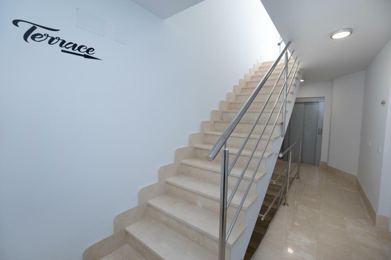 Apartamentos Mombasa 2 Planta Нерха Екстериор снимка