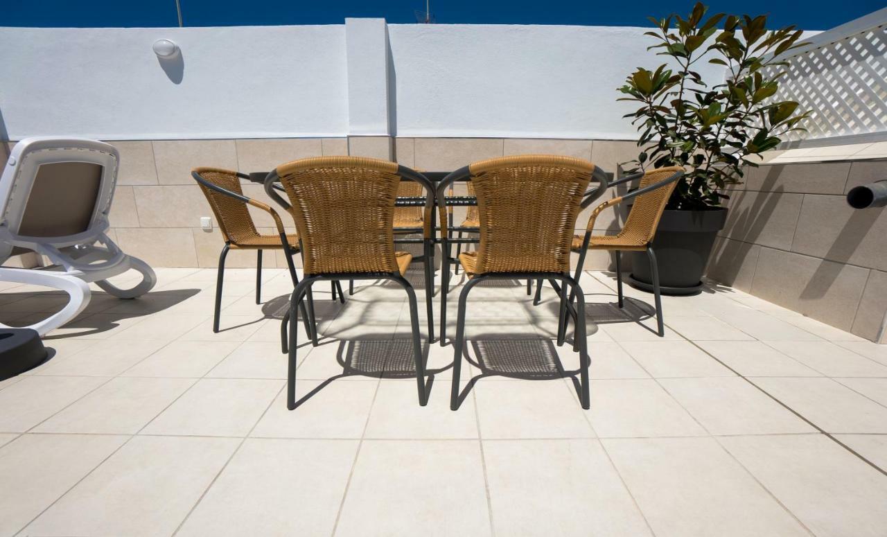 Apartamentos Mombasa 2 Planta Нерха Екстериор снимка